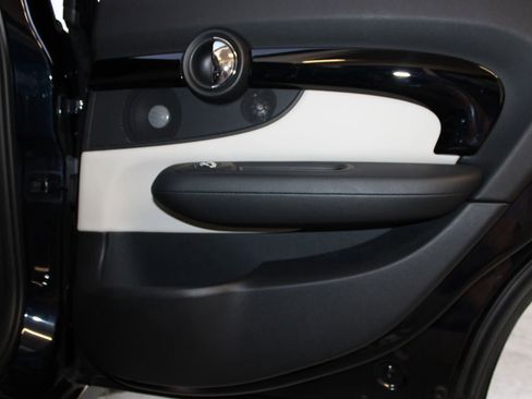 Used 2022 MINI Cooper Clubman S image 9