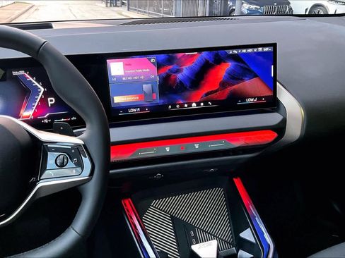 Used 2025 BMW X3 xDrive30i w/ Premium Package image 6