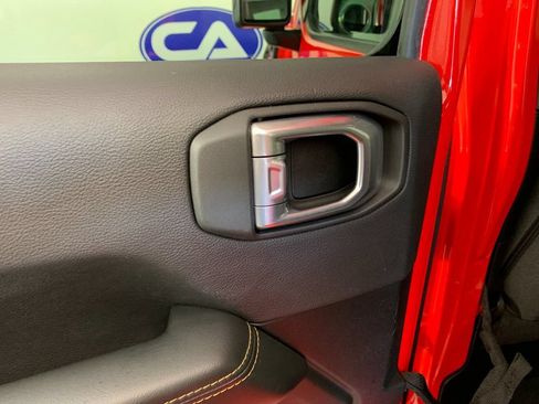 Used 2024 Jeep Wrangler Unlimited Sahara AWD/4WD image 30