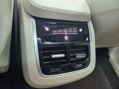 Used 2019 Volvo XC90 T6 Momentum w/ Advanced Package image 38