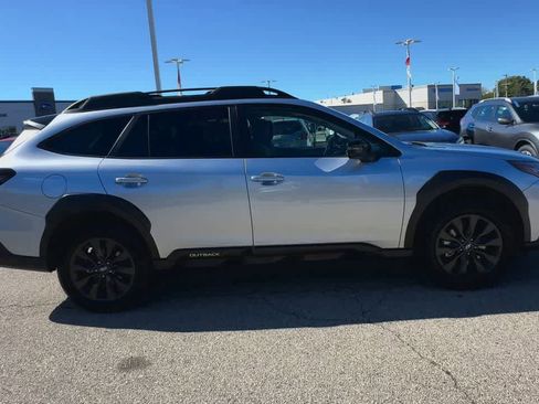 Certified 2025 Subaru Outback Onyx Edition image 9