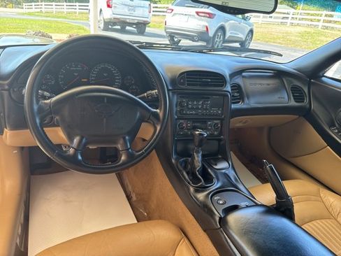 Used 2002 Chevrolet Corvette Convertible w/ Preferred Equipment Group1 image 19