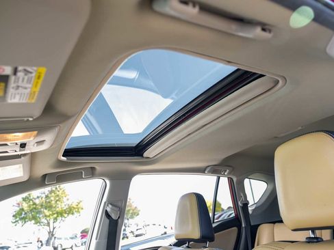 Used 2018 Toyota RAV4 Limited image 5