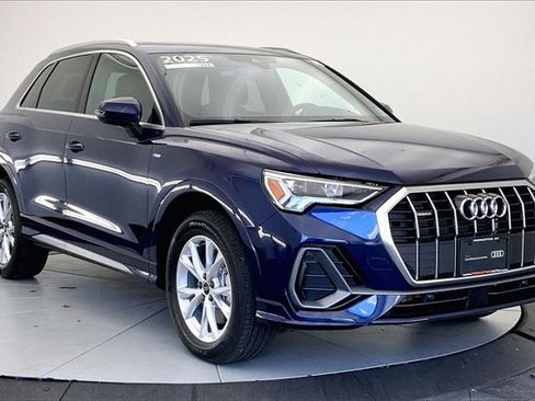 Certified 2025 Audi Q3 2.0T Premium image 1