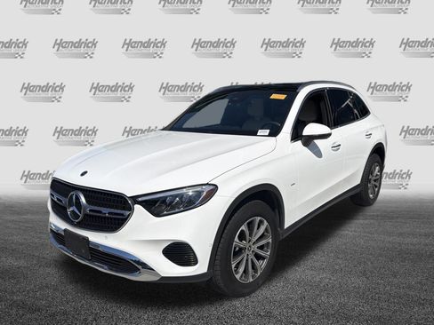 Used 2025 Mercedes-Benz GLC 300 4MATIC image 5