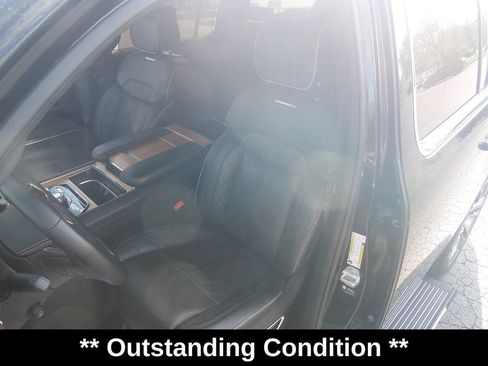 Used 2023 Jeep Grand Wagoneer Series III AWD/4WD image 7