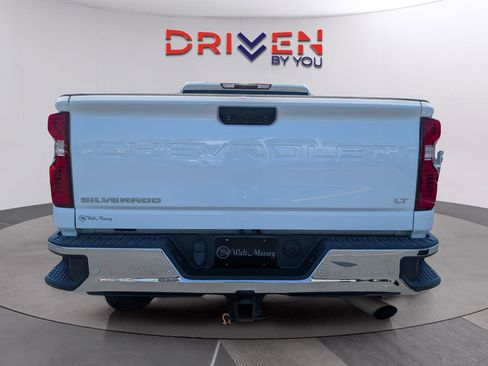 Used 2021 Chevrolet Silverado 2500 LT w/ Fleet Comfort Package AWD/4WD image 4