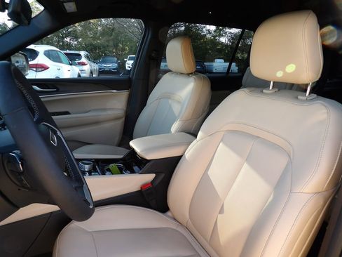 Used 2023 Jeep Grand Cherokee L Limited w/ Trailer Tow Group (B) image 12