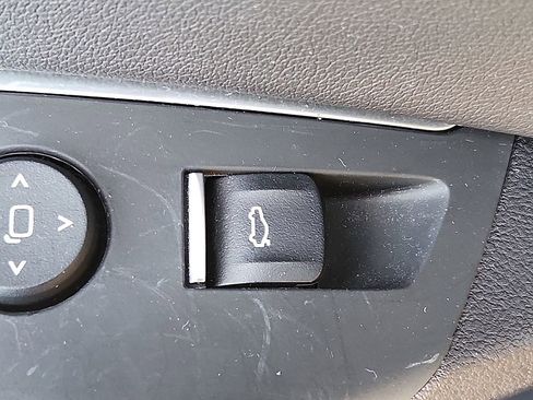 Used 2019 BMW X4 xDrive30i w/ Convenience Package image 25