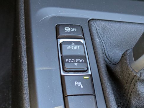 Used 2022 BMW X1 sDrive28i w/ Premium Package image 32