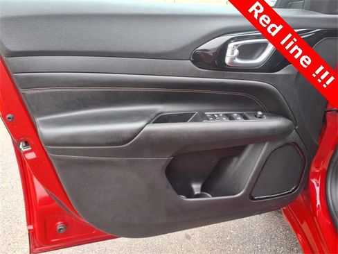 Certified 2022 Jeep Compass Limited image 8