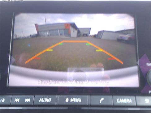 Used 2025 Nissan Pathfinder SV AWD/4WD image 16