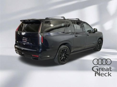 Used 2024 Cadillac Escalade ESV Sport Platinum w/ LPO, ONYX Package AWD/4WD image 10