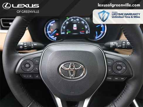 Used 2023 Toyota RAV4 XLE Premium image 15