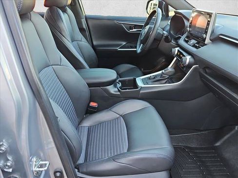 Used 2022 Toyota RAV4 XSE AWD/4WD image 17