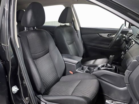 Used 2018 Nissan Rogue SV image 21