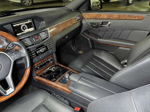 Used 2013 Mercedes-Benz E 550 4MATIC Sedan image 41