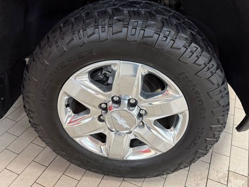 Used 2020 Chevrolet Silverado 2500 LTZ w/ LTZ Convenience Package image 16