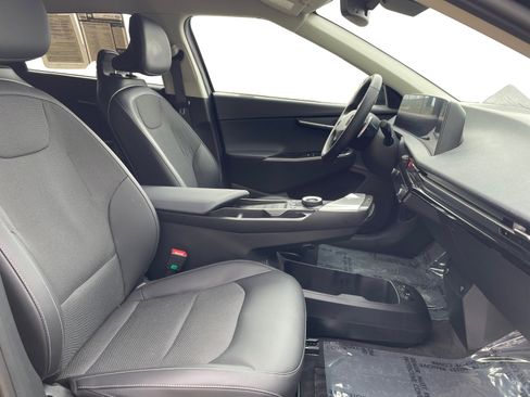 Used 2024 Kia EV6 Light image 2