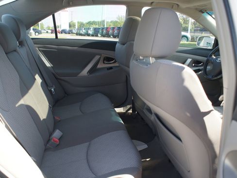 Used 2010 Toyota Camry SE image 14