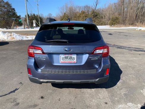Used 2016 Subaru Outback 2.5i Premium image 6