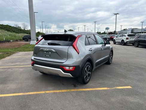 Used 2025 Kia Niro LX FWD image 26