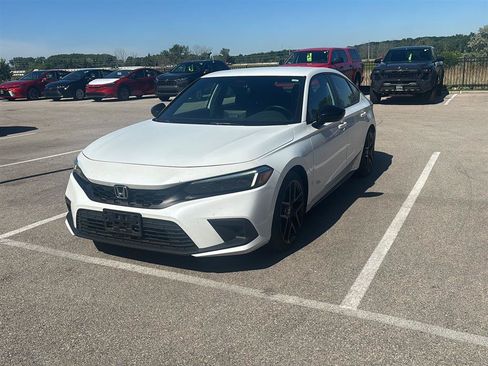 Used 2023 Honda Civic Sport image 4