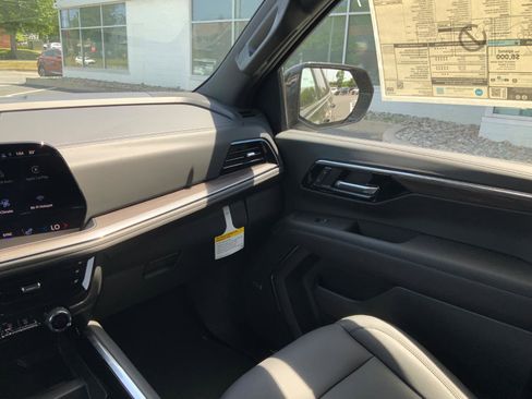 New 2026 Chevrolet Tahoe Z71 w/ Comfort Package AWD/4WD image 17