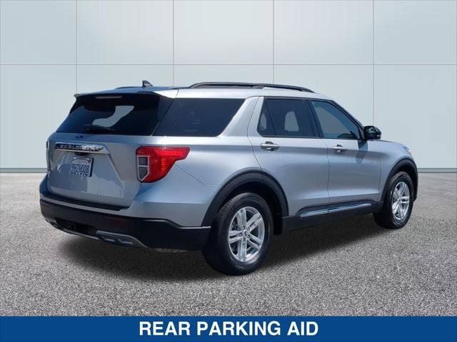 Used 2023 Ford Explorer XLT w/ Equipment Group 202A RWD image 5
