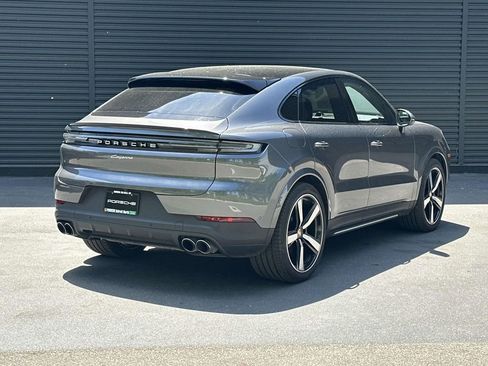 Certified 2025 Porsche Cayenne Coupe AWD/4WD image 5