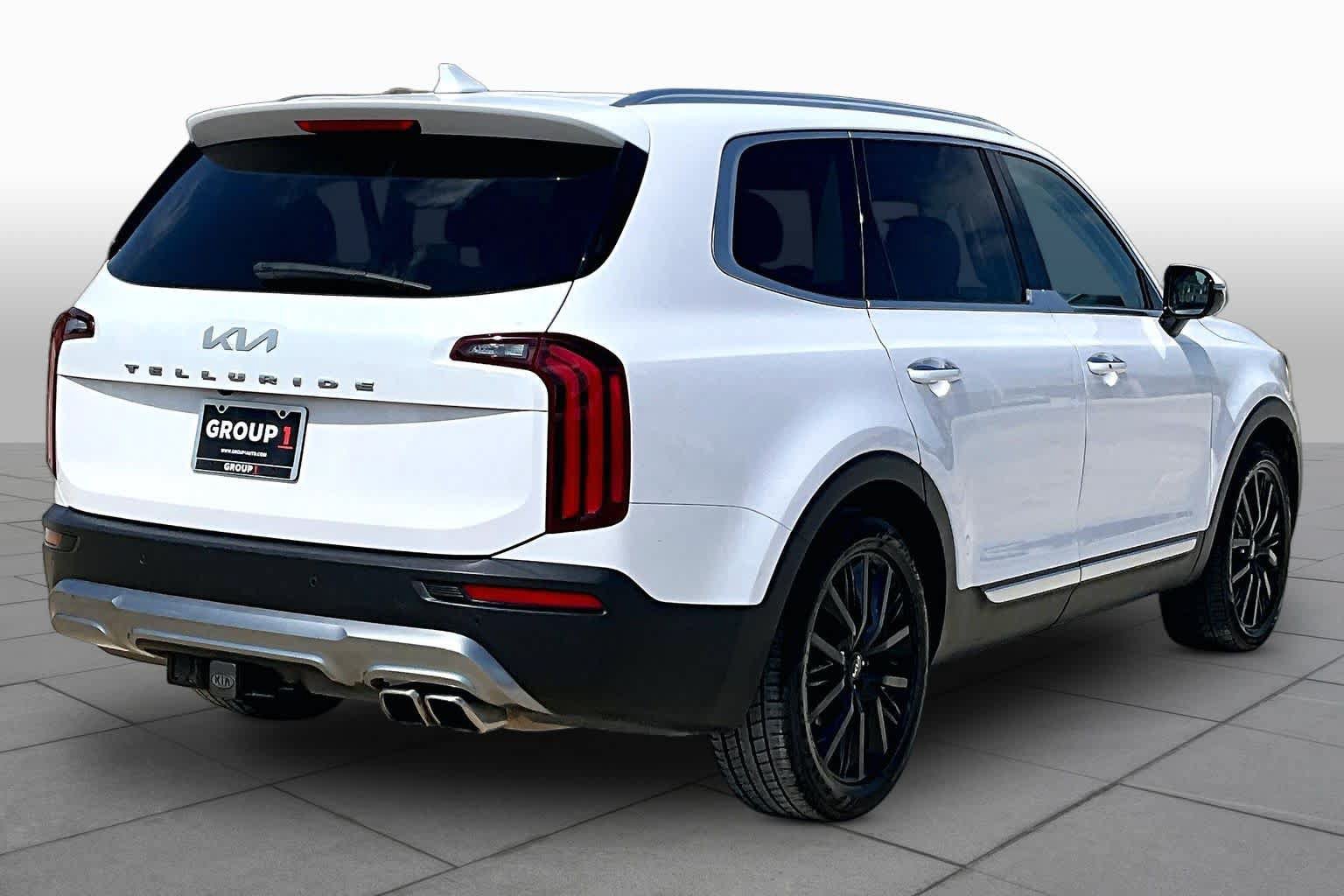 Used 2022 Kia Telluride SX w/ Towing Package FWD image 12
