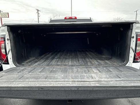 Used 2016 GMC Sierra 1500 SLT w/ All-Terrain Package AWD/4WD image 16