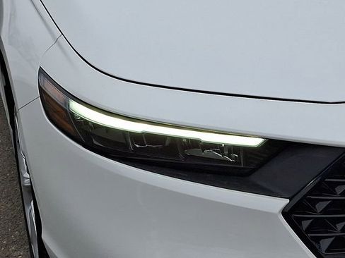 Certified 2023 Honda Accord LX image 9
