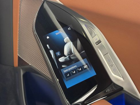 Used 2024 BMW i7 eDrive50 w/ M Sport Package image 39