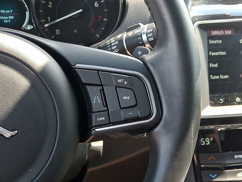 Used 2020 Jaguar F-PACE Premium AWD/4WD image 10