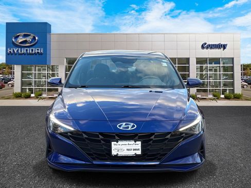 Used 2023 Hyundai Elantra SEL w/ Cargo Package image 2