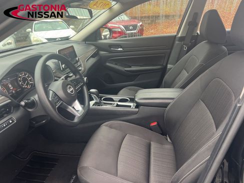 Used 2024 Nissan Altima 2.5 SV image 38