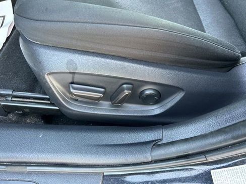 Used 2019 Toyota Camry L image 14