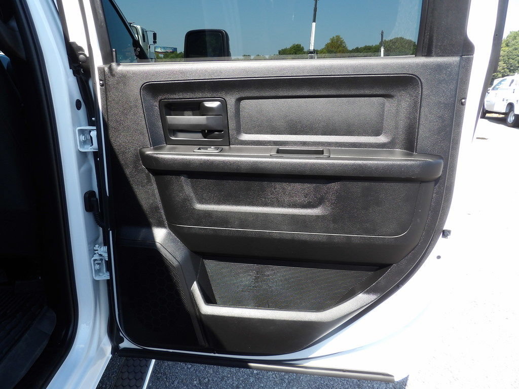 Used 2024 RAM 5500 4x4 Crew Cab image 33