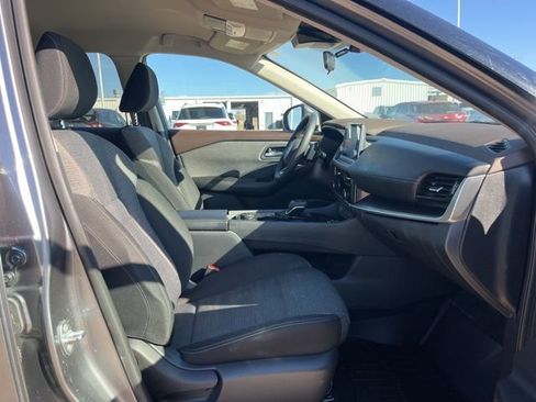 Used 2021 Nissan Rogue SV image 50