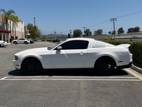 Used 2012 Ford Mustang Premium RWD image 8