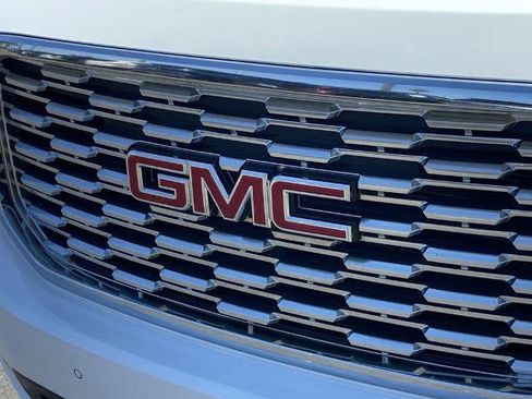 Used 2018 GMC Yukon XL Denali RWD image 27