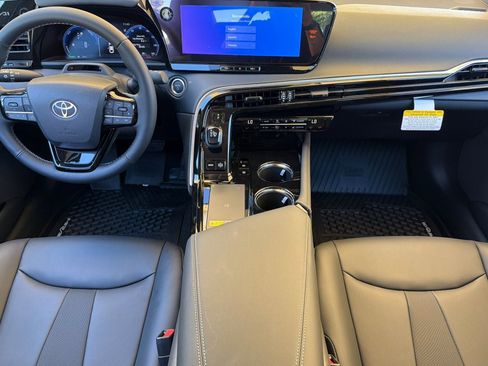 New 2026 Toyota Mirai RWD image 16