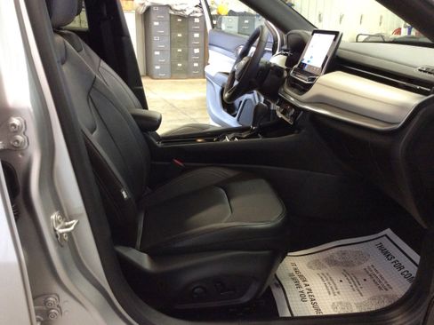 Used 2025 Jeep Compass Limited w/ Elite Group image 32