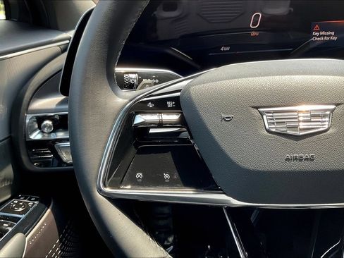 Used 2024 Cadillac Lyriq Tech RWD image 11