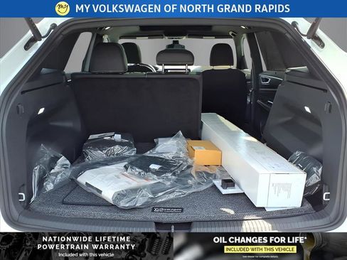 New 2026 Volkswagen Atlas Cross Sport SEL R-Line AWD/4WD image 17