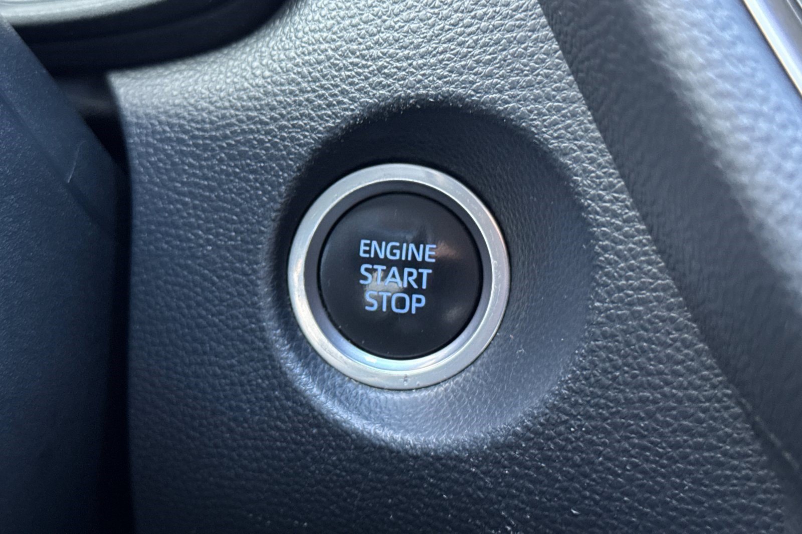 Used 2022 Toyota Corolla Cross LE FWD image 17