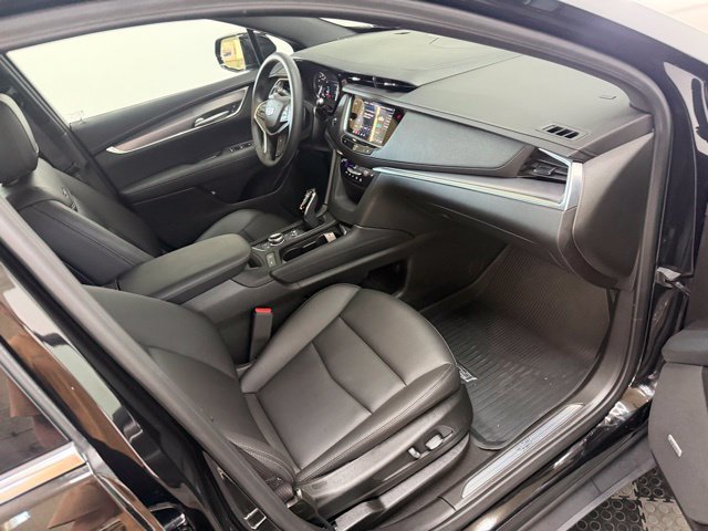 Used 2025 Cadillac XT5 Luxury w/ LPO, Floor Liner Package FWD image 29
