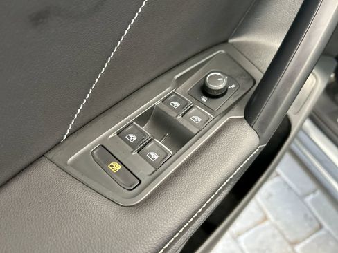 Certified 2024 Volkswagen Tiguan SE R-Line FWD image 11