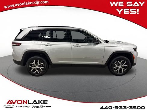 New 2025 Jeep Grand Cherokee Limited image 6